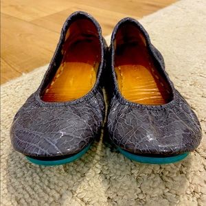 Gorgeous Tieks, slate gray crocs